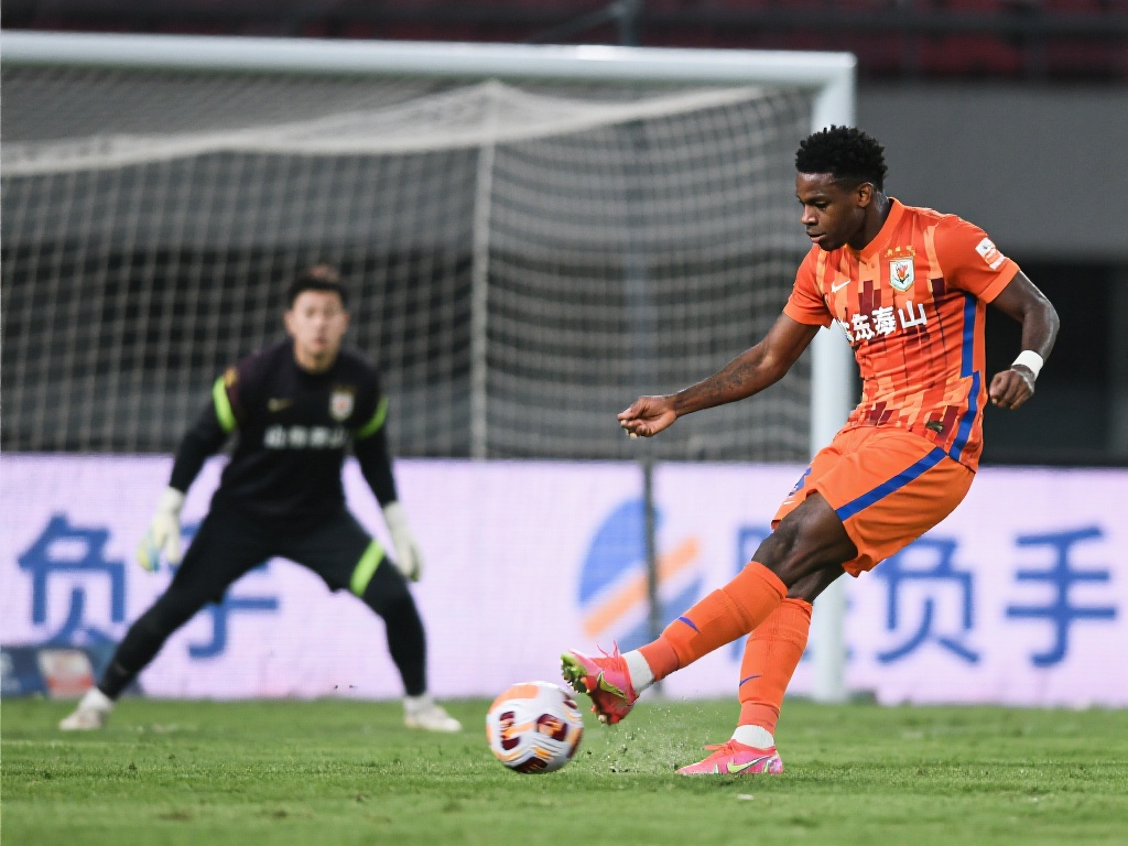 他在禁区内 他在禁区内